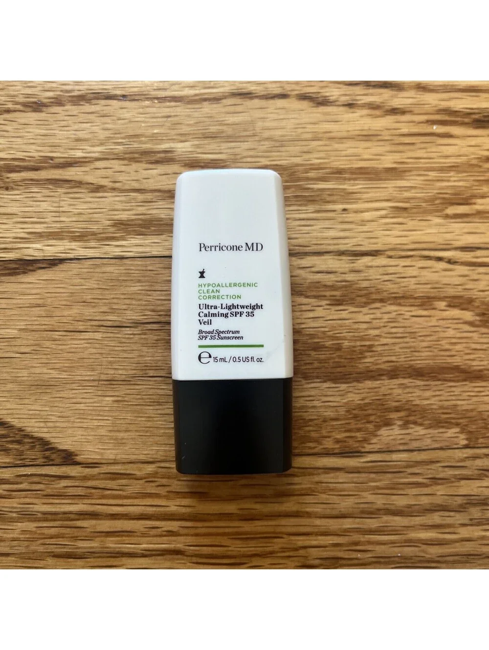 Perricone MD Hypoallergenic Clean Correction Ultra-Lightweight CalmingSPF35 Veil